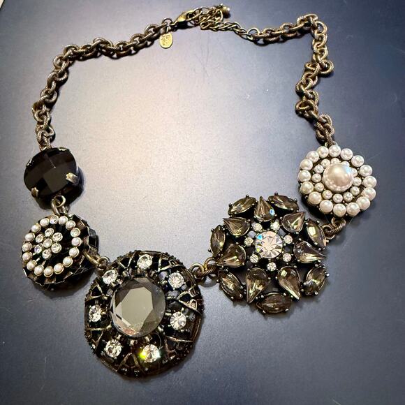 Vintage Lia Sophia Brass Tone Crystal Pearl Bib Necklace - Picture 3 of 8